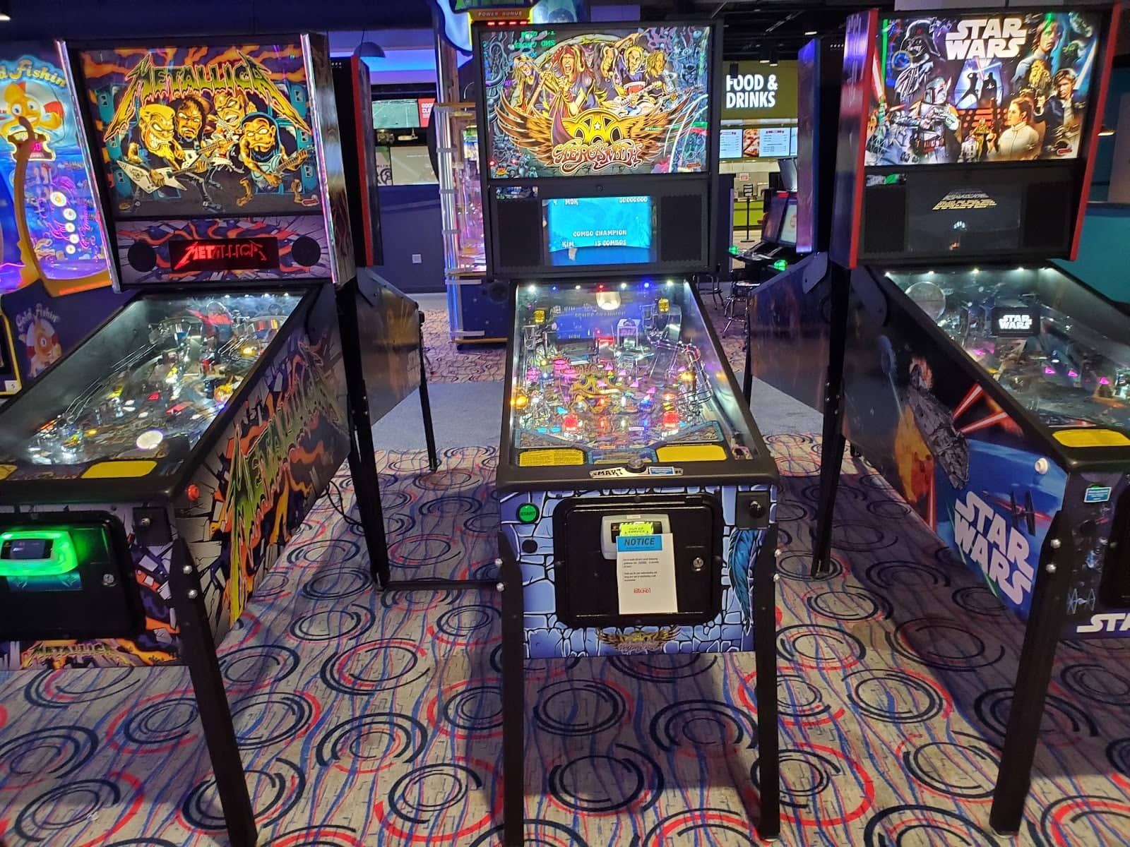 Round1 (Maine Mall)