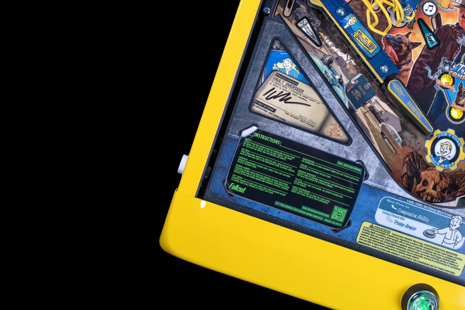 The LE apron with the Vault Overseer plaque signed by Keith Elwin, and the instruction card
