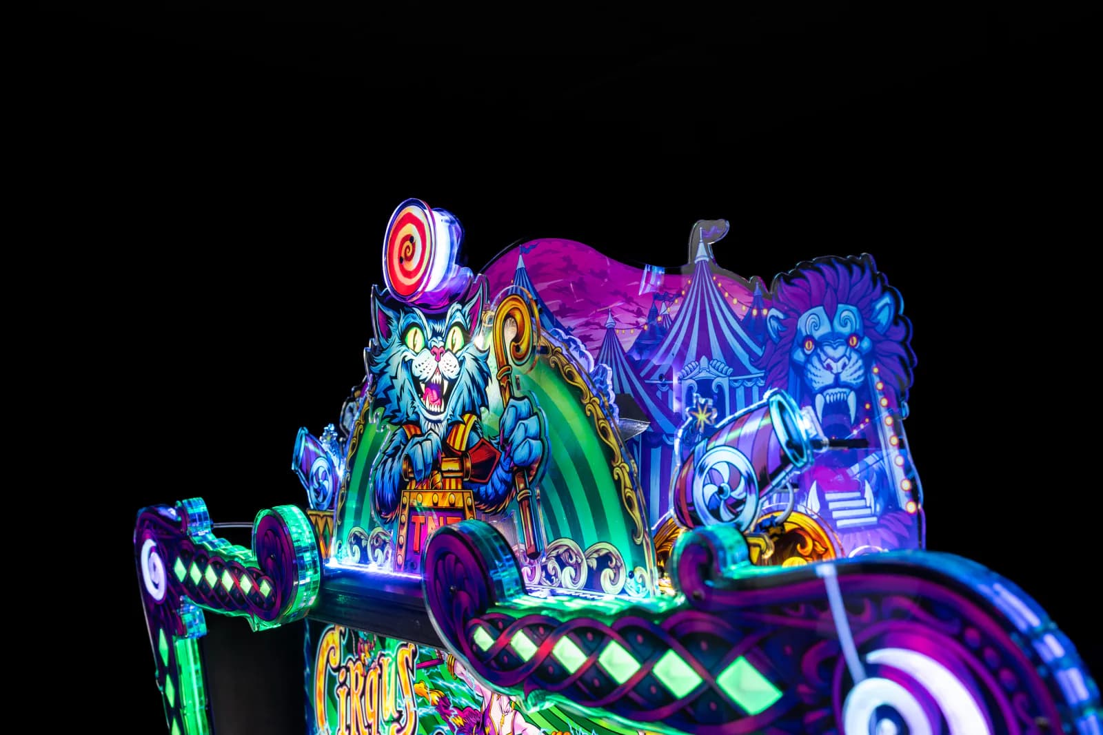 The illuminated interactive topper