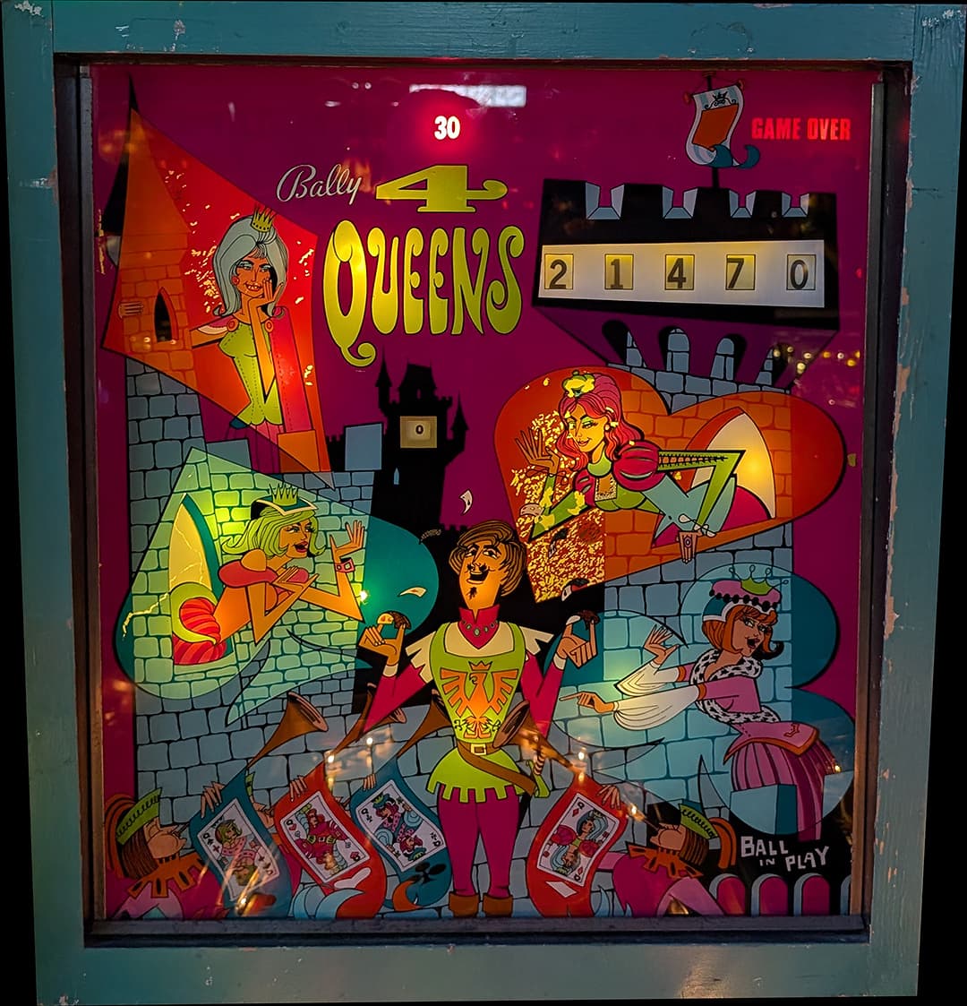 4 Queens photo 2
