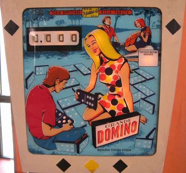 Domino / PlayMates photo 1