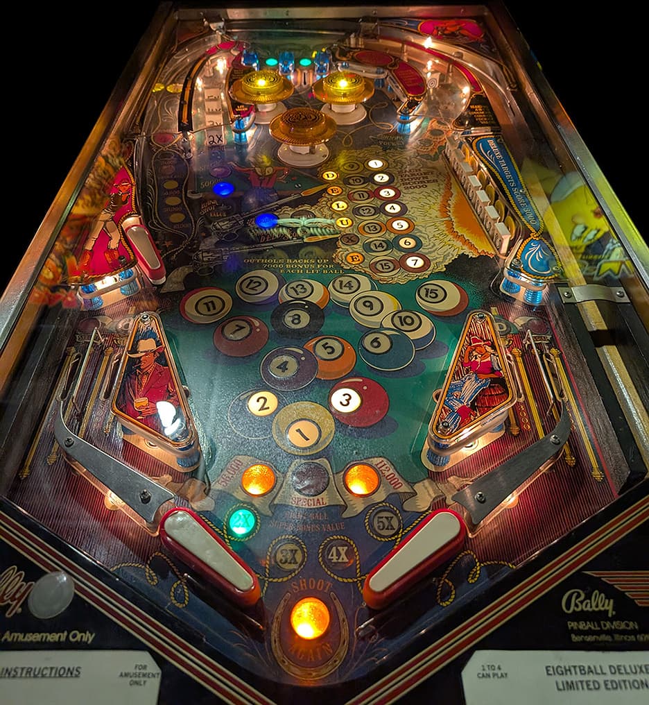 Eight Ball Deluxe photo 3