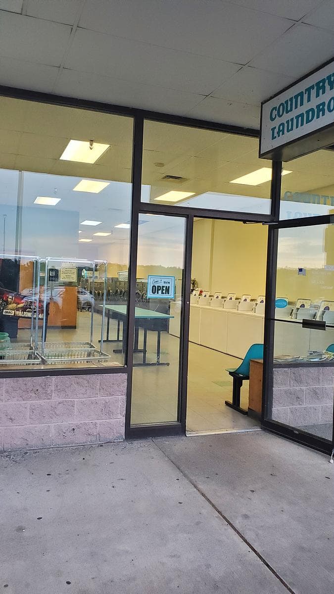 Country Club Laundromat photo 3