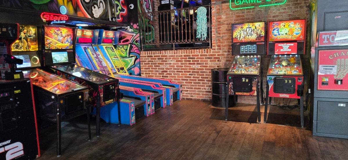 GameOn Bar + Arcade DC photo 2