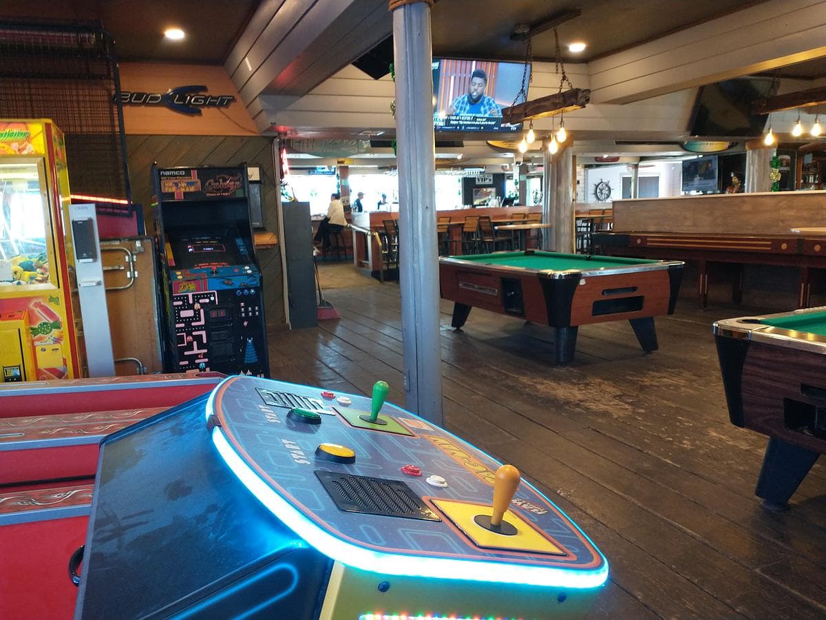 Hooks Bar & Grill photo 4