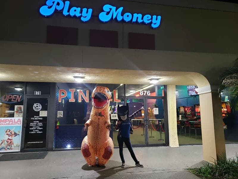 Play Money Pinball photo 1