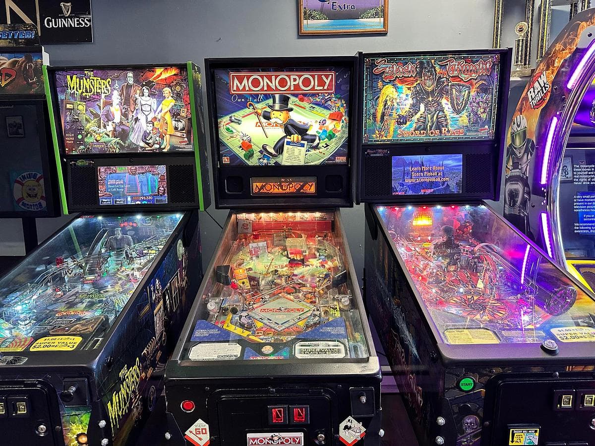 Quahog Republic Dive Bar photo 1