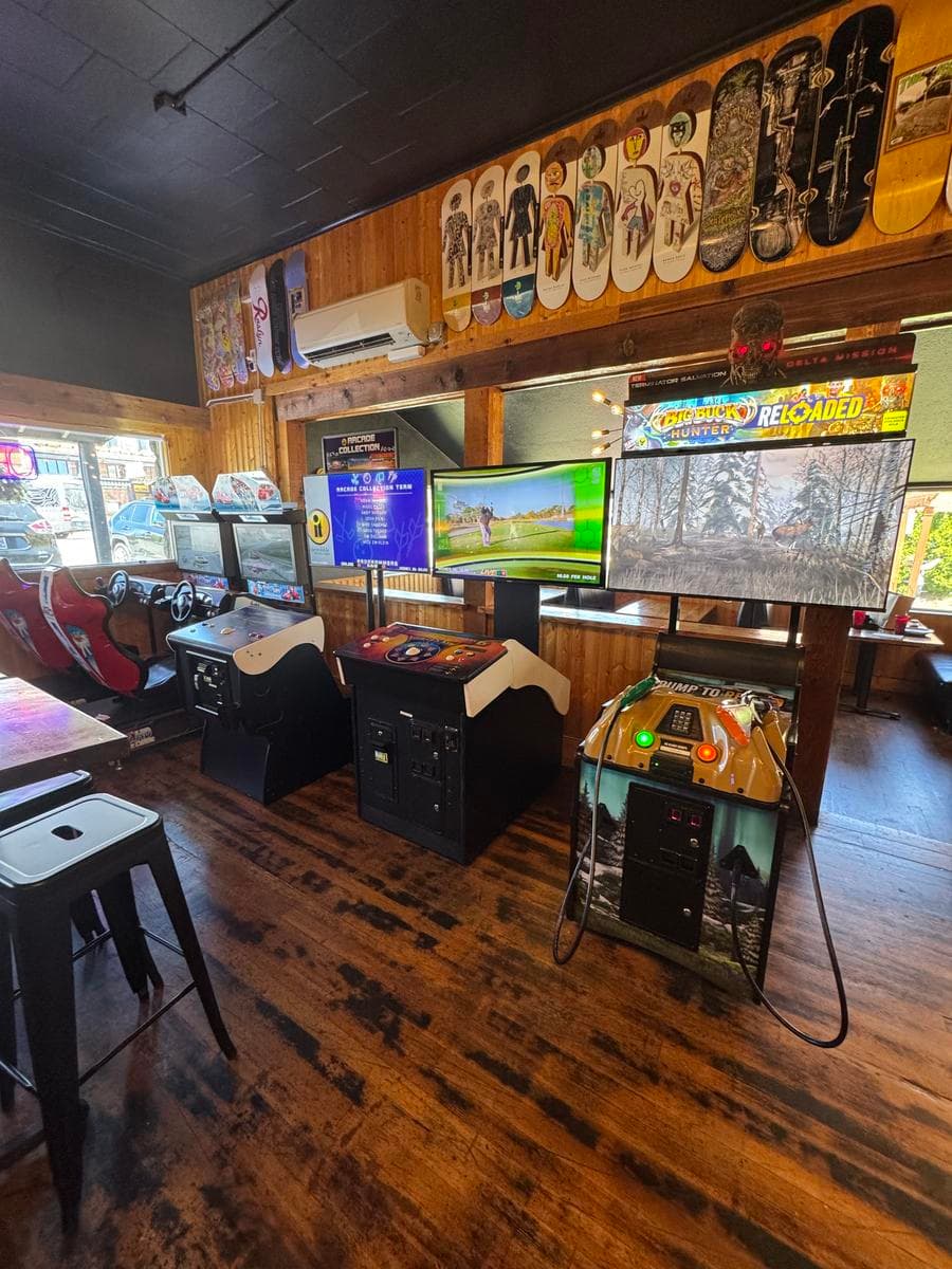 Roslyn Arcade photo 18