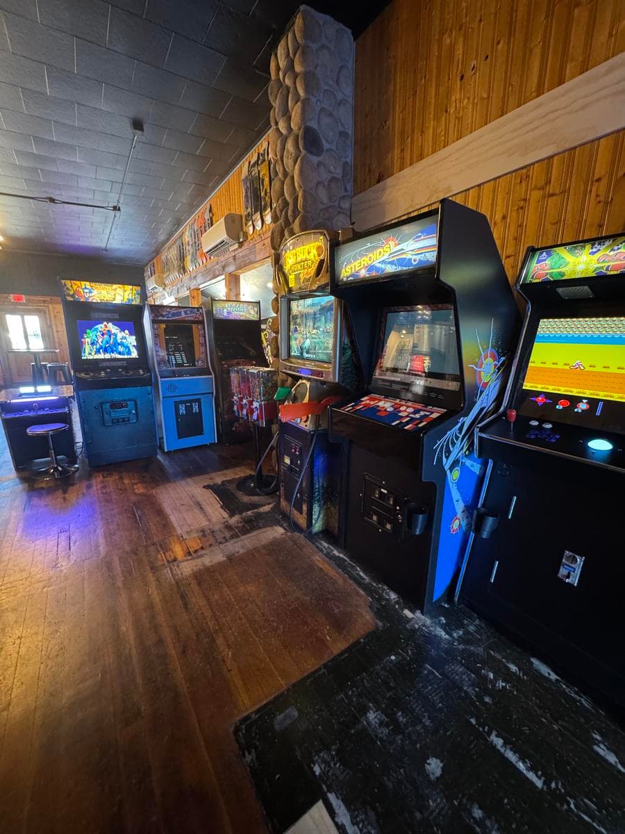 Roslyn Arcade photo 19