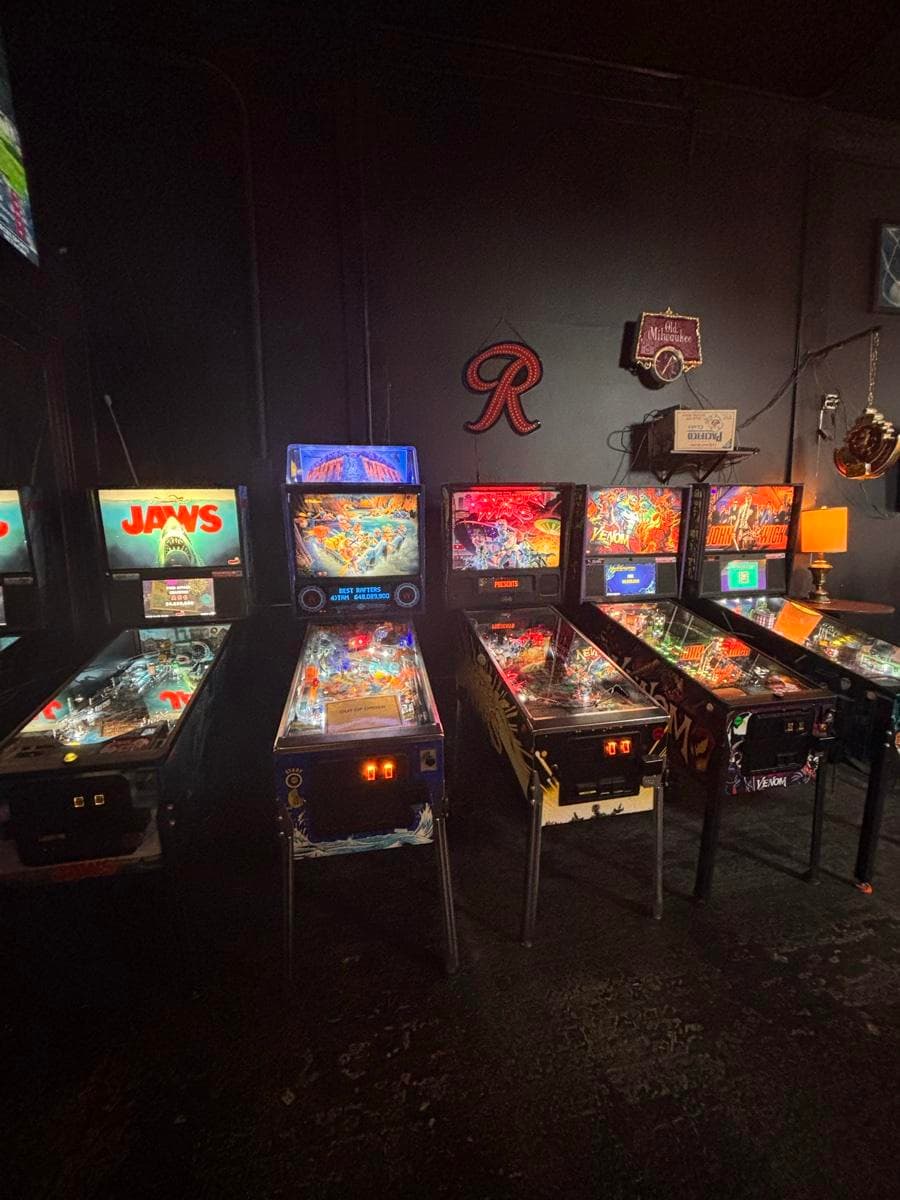 Seattle Tavern & Pool Hall photo 1
