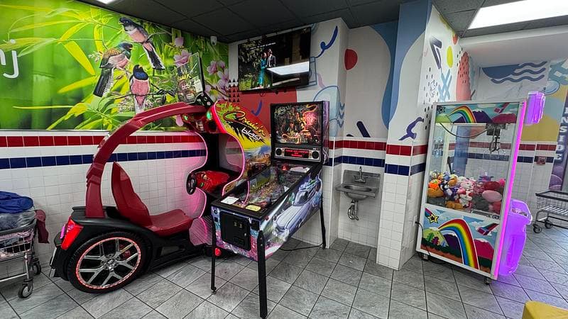 SuperWash Laundromat photo 1