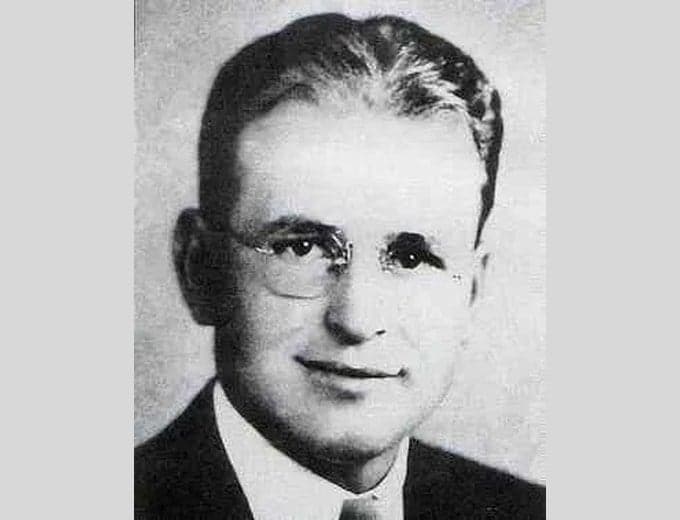 Harry Williams, designer of Advance, Automatic Amusements Company, 1933