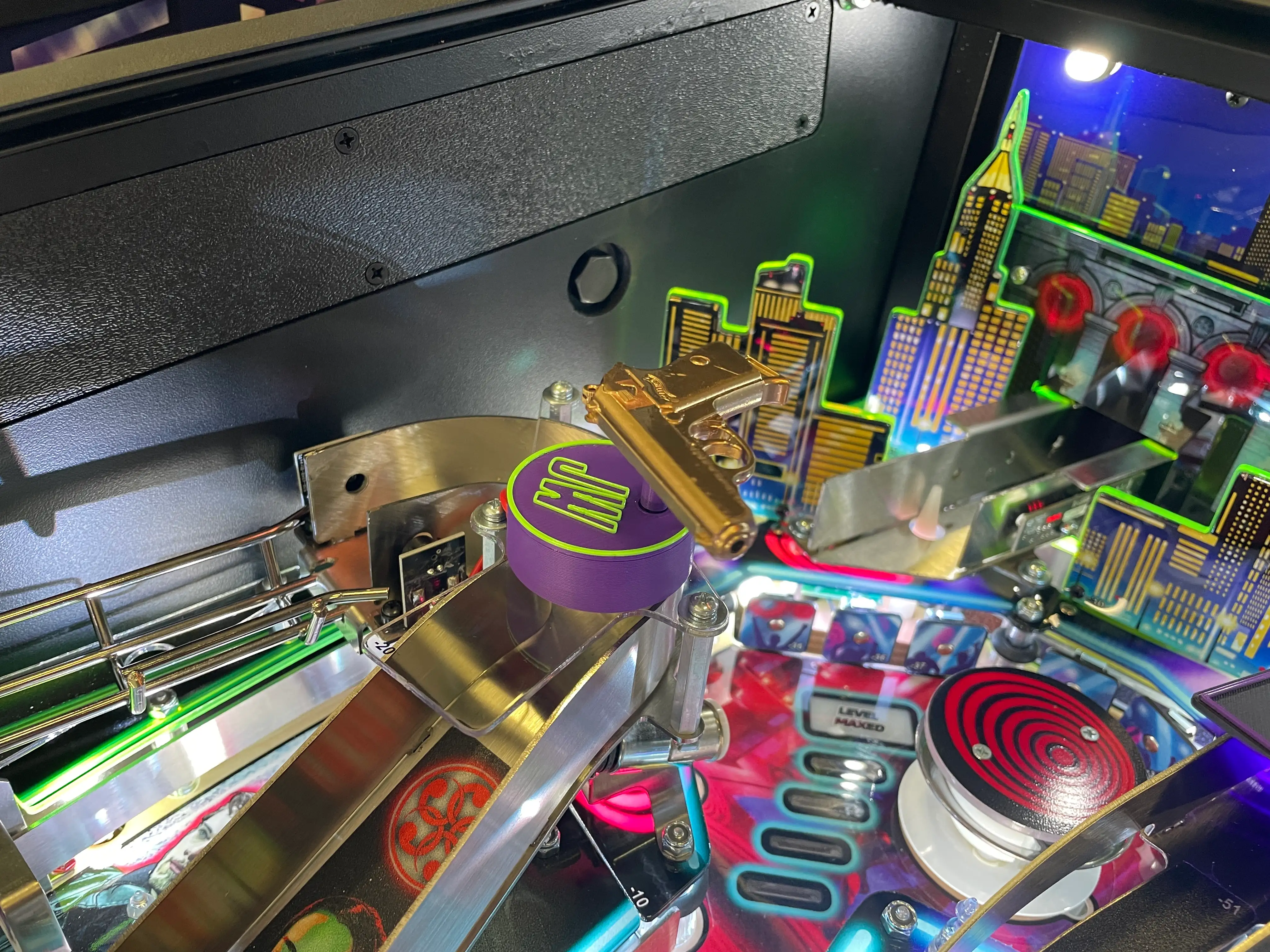 ROTATING GOLD GUN FOR JOHN WICK