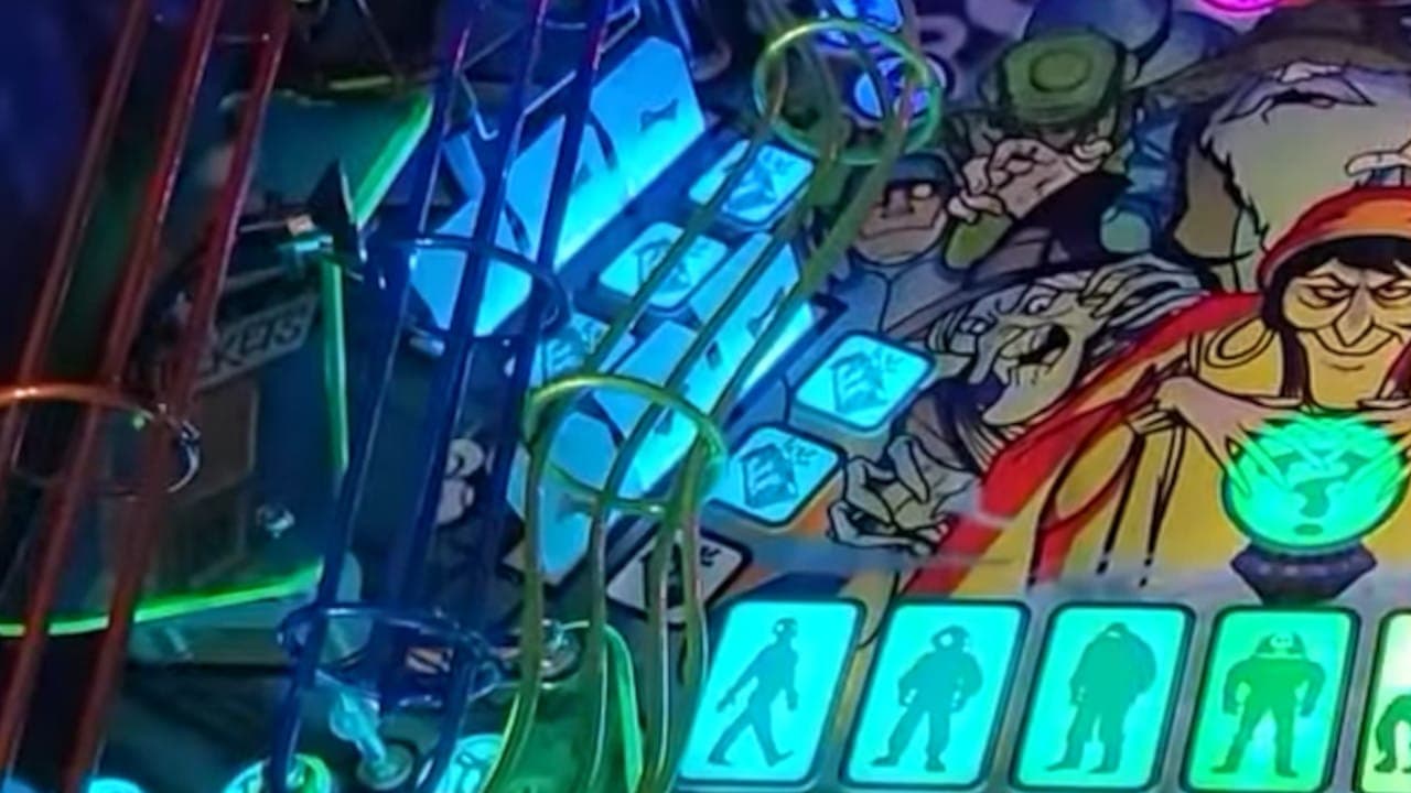 Spooky Pinball Scooby-Doo double triple drops